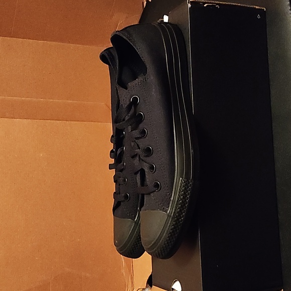 Converse - Picture 2 of 5